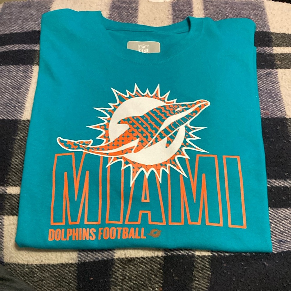 NEW Miami Dolphins T-Shirt L